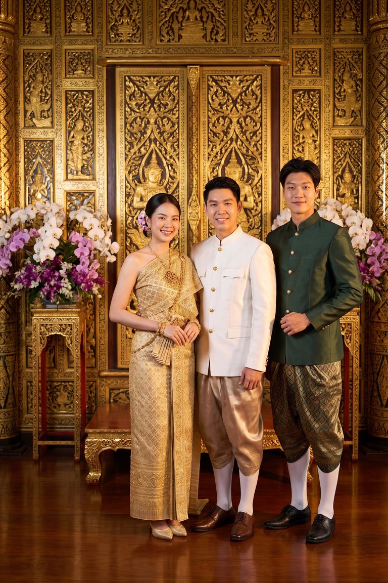 ชุดไทยจักรี